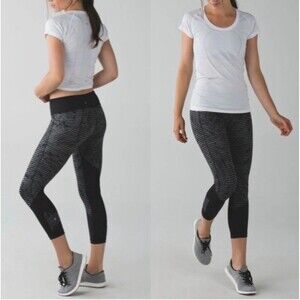 Lululemon Pace Rival Crop Size 4 - Full-On Luxtreme In Stripe Play Slate Black